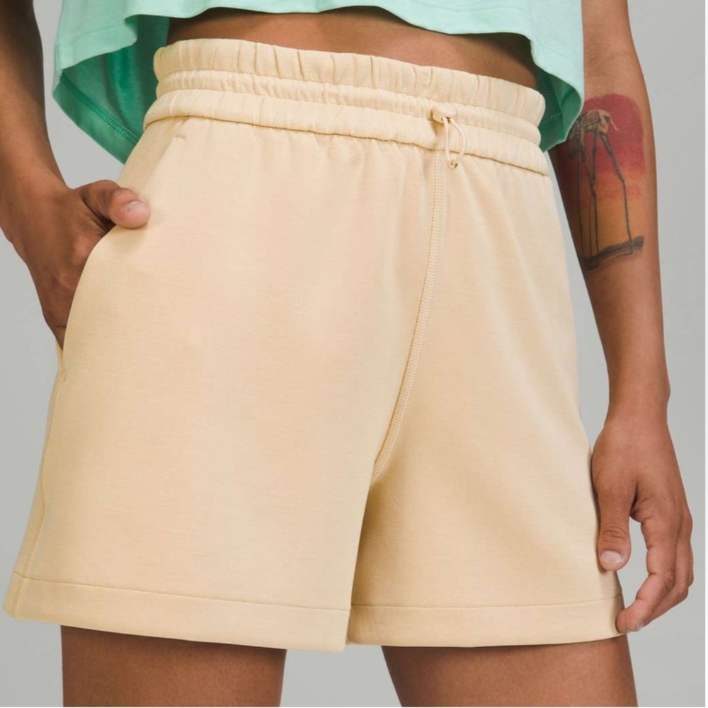 Lululemon Softstreme High-Rise Short 4”